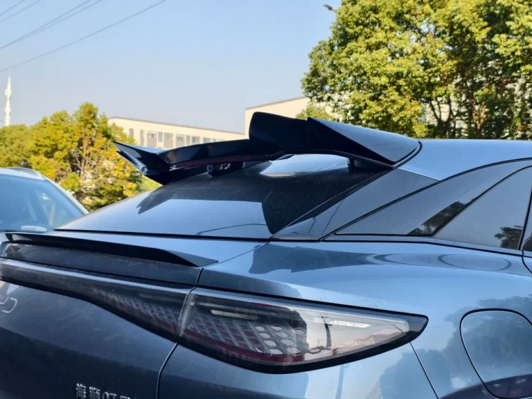 Roof Spoiler Wing for BYD Sealion 7 2024-2025 - roof spoiler wing installed close up 03