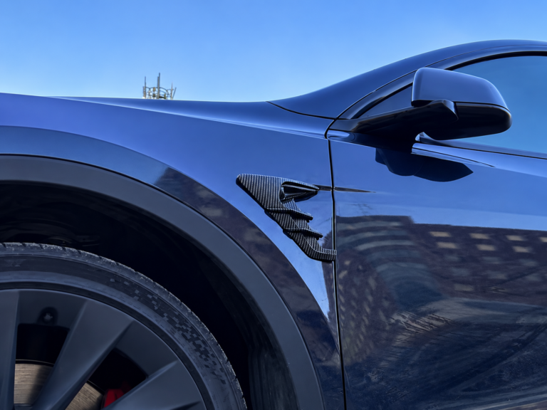 Molduras de cámara del guardabarros delantero para Tesla Model 3 y Model Y — Vista instalada