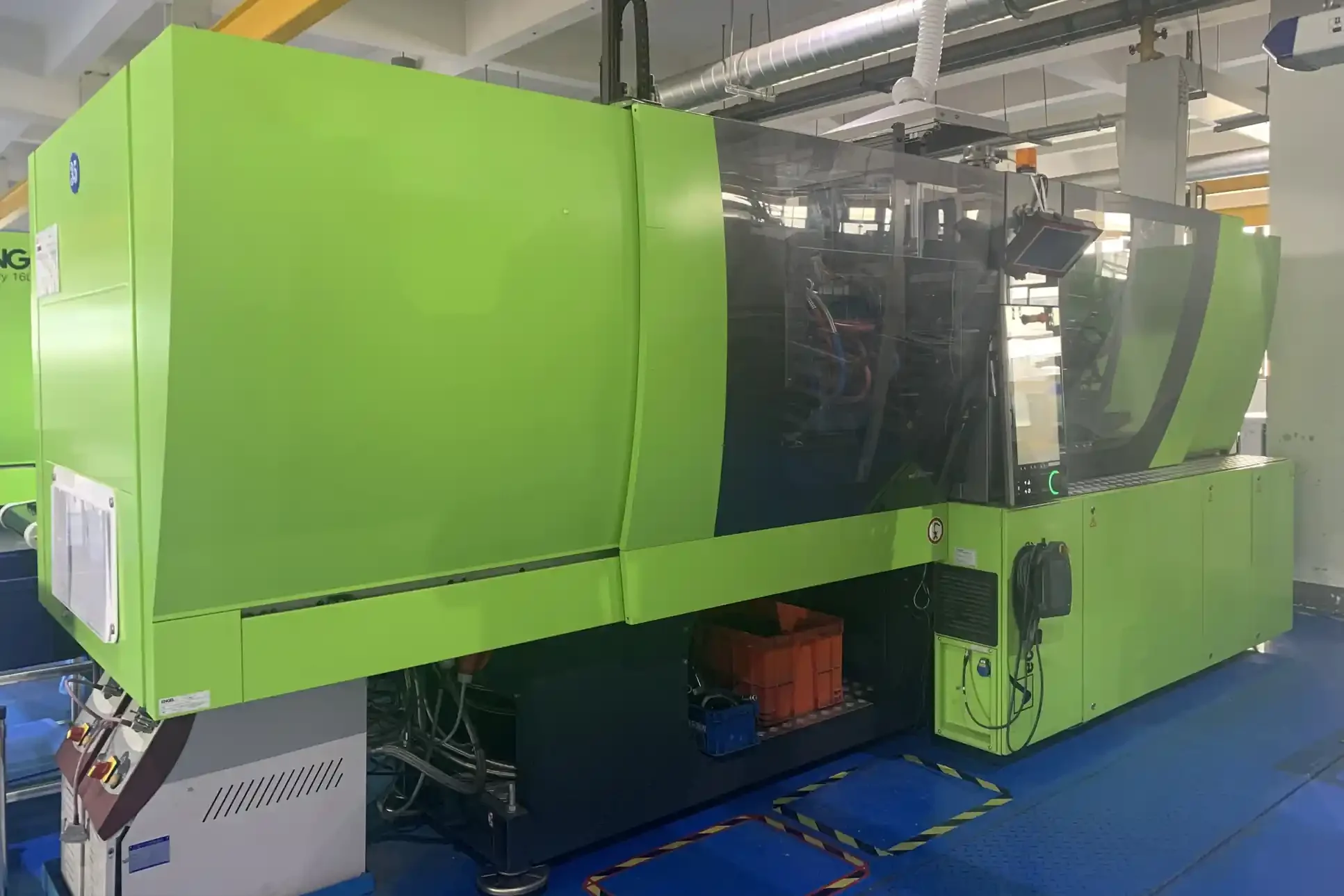 Manufacturing Capabilities 1 Injection molding machine in the Yirox molding hall in Wuxi