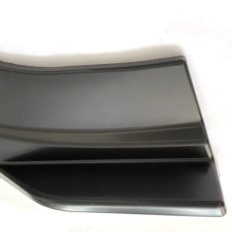 Universal 3 Piece Front Lip Splitter Edge Close Up